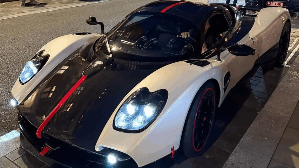 This $4 Million Pagani Hypercar Was Parked on a London Street, and It Instantly Became a Tourist Attraction 1 pagani utopia cinque