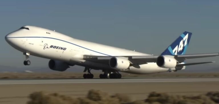 Boeing 747-8