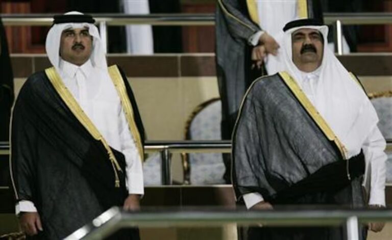 Qatar's Amir Sheikh Hamad bin Khalifa al-Thani (R) and Crown Prince Sheikh Tamim bin Hamad al-Thani